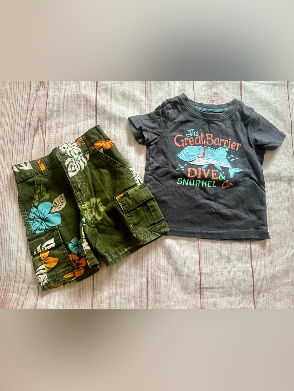 Toddler Dive & Snorkel Graphic Tee and Floral Cargo Shorts Set - Gray & Olive 3T